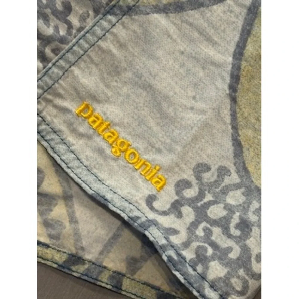 Patagonia Mens Board Shorts Size‎ 36 Blue Yellow Floral Print Swim Trunks 86559